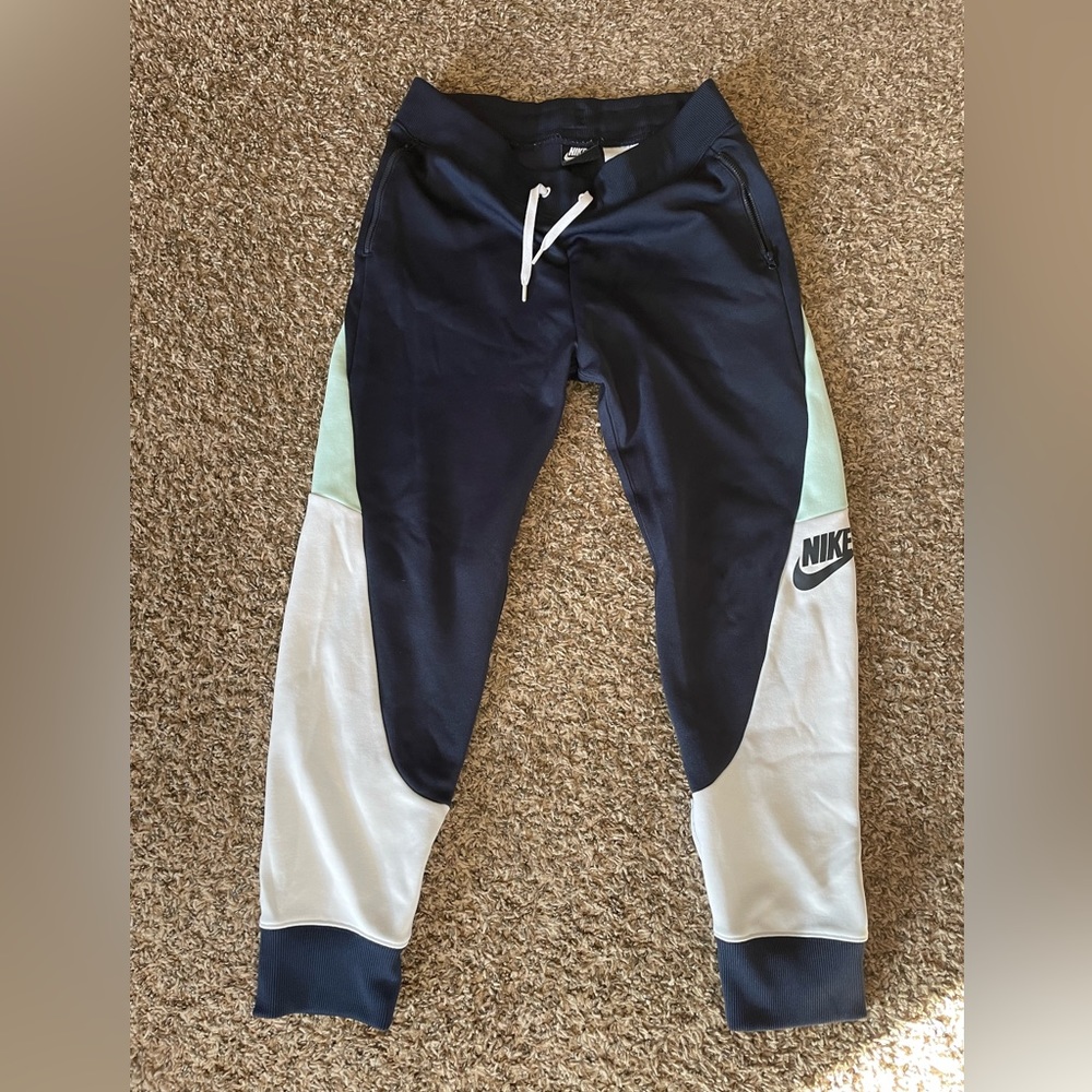 Women’s Nike sweatpants